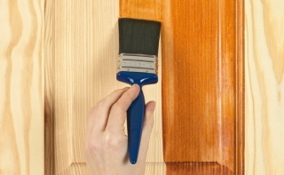 Как самостоятельно реставрировать деревянную дверь